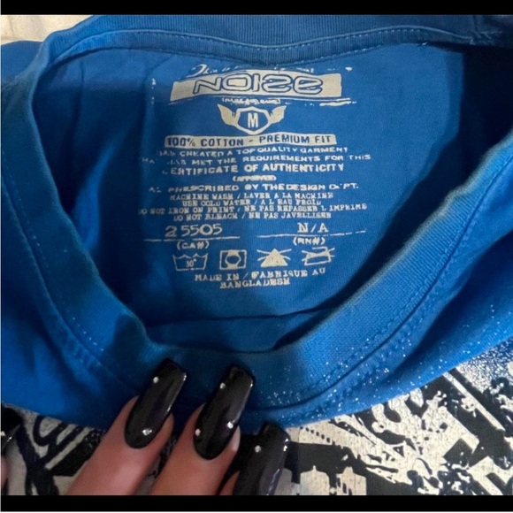 vintage tee - Picture 2 of 2